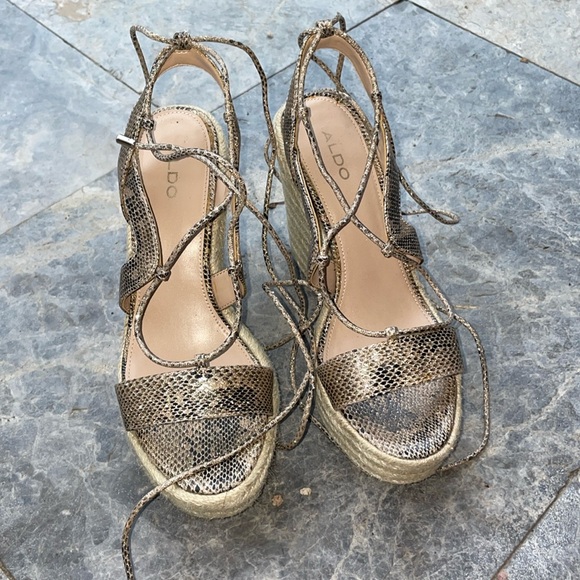 Aldo Tan Wedge size 7.5 - Picture 2 of 7